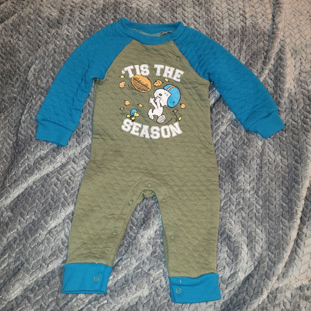 Peanuts Snoopy Football 'Tis the Season‎ Baby Quilted One Piece Romper 6/9M